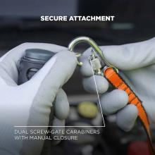 Secure Attachment: Dual screw-gate carabiners with manual closure for enhanced security